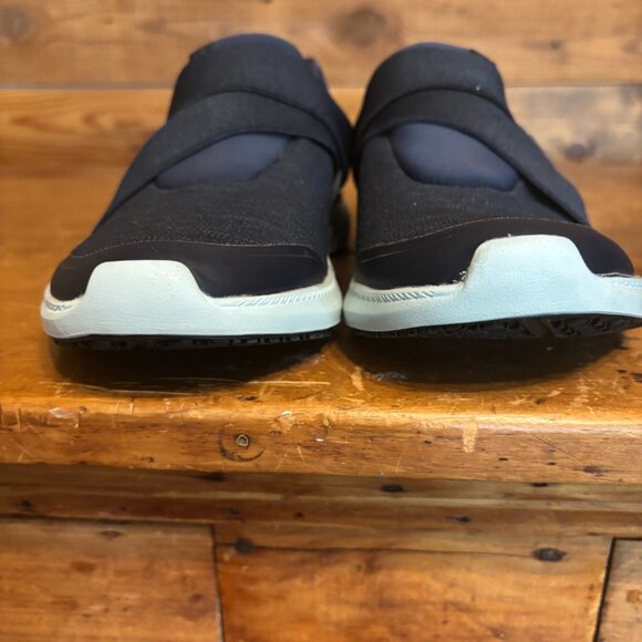 Never Worn Vionic Navy Blue Shoes Wms 6.5 - Picture 4 of 7